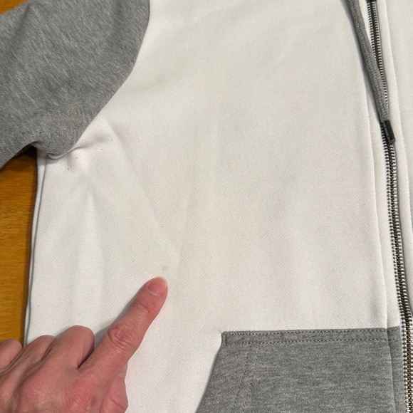 Harley Davidson women’s embroidered zip up hoodie. - Picture 14 of 14